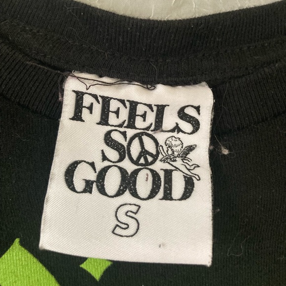 Feels So Good brand Black Graphic T-Shirt with Green Pisces Design - Picture 5 of 5